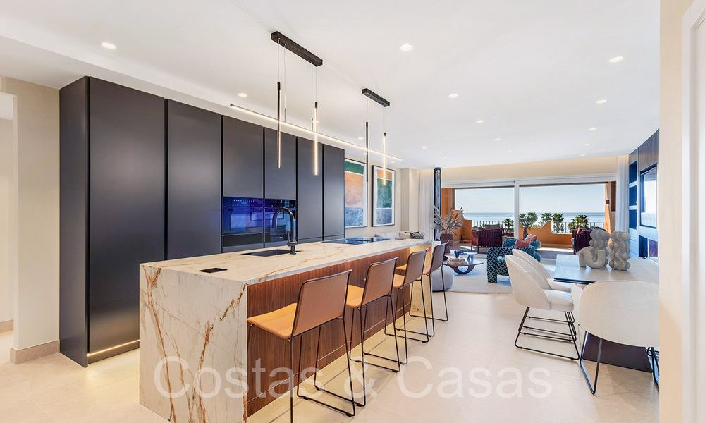 Luxueus gerenoveerd appartement te koop i/e strandcomplex aan zee, met zeezicht, o/d New Golden Mile, Marbella - Estepona 67293