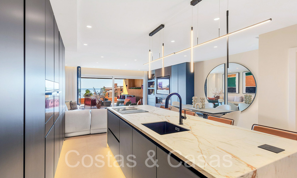 Luxueus gerenoveerd appartement te koop i/e strandcomplex aan zee, met zeezicht, o/d New Golden Mile, Marbella - Estepona 67294