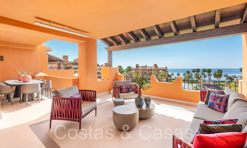 Luxueus gerenoveerd appartement te koop in een eerstelijnsstrand complex aan zee op de New Golden Mile, Marbella - Estepona 67297