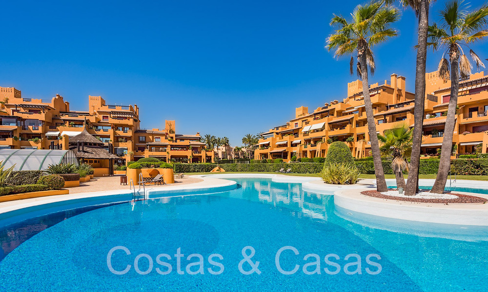 Luxueus gerenoveerd appartement te koop i/e strandcomplex aan zee, met zeezicht, o/d New Golden Mile, Marbella - Estepona 67303
