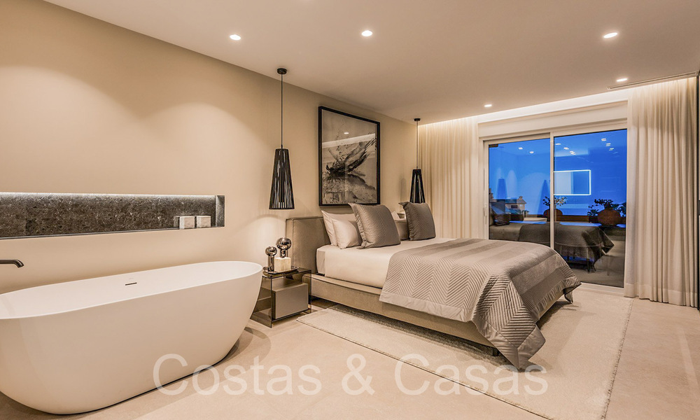 Luxueus gerenoveerd appartement te koop i/e strandcomplex aan zee, met zeezicht, o/d New Golden Mile, Marbella - Estepona 67315