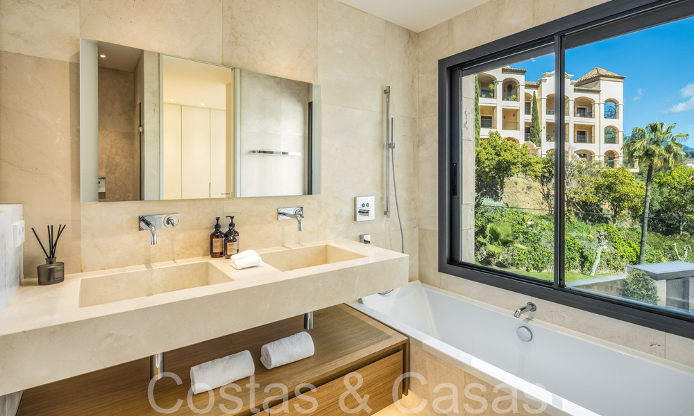 Luxueus duplex appartement met panoramisch zeezicht te koop in Benahavis - Marbella 67371