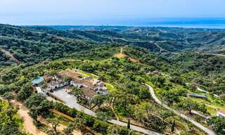Groots, Andalusisch landgoed te koop op een verhoogde kavel van 5 hectare in de heuvels van Oost Marbella 67542 