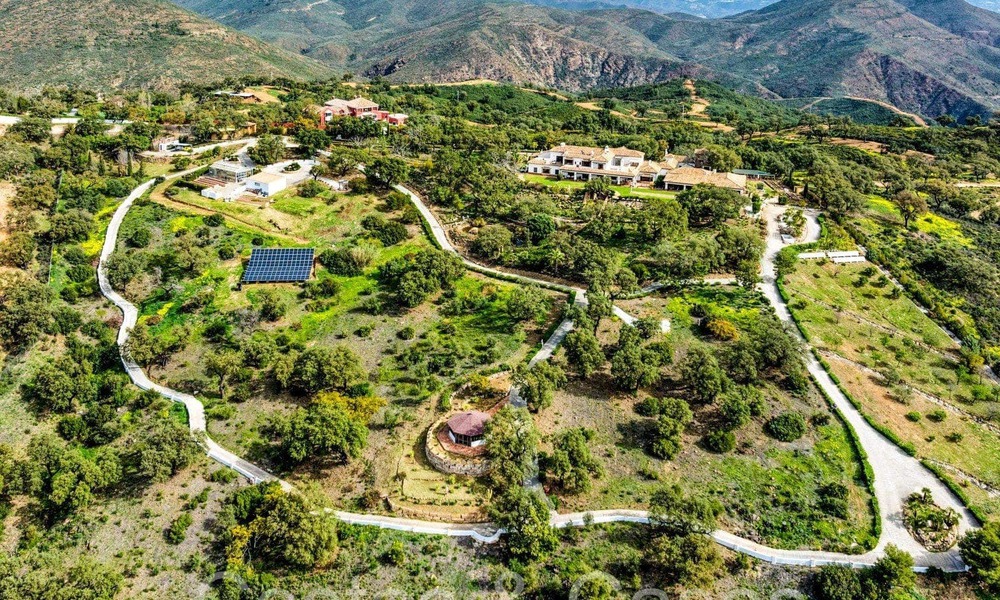 Groots, Andalusisch landgoed te koop op een verhoogde kavel van 5 hectare in de heuvels van Oost Marbella 67546