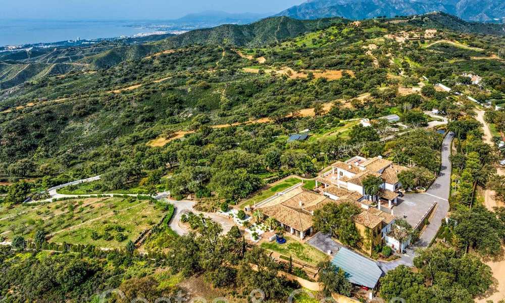 Groots, Andalusisch landgoed te koop op een verhoogde kavel van 5 hectare in de heuvels van Oost Marbella 67547