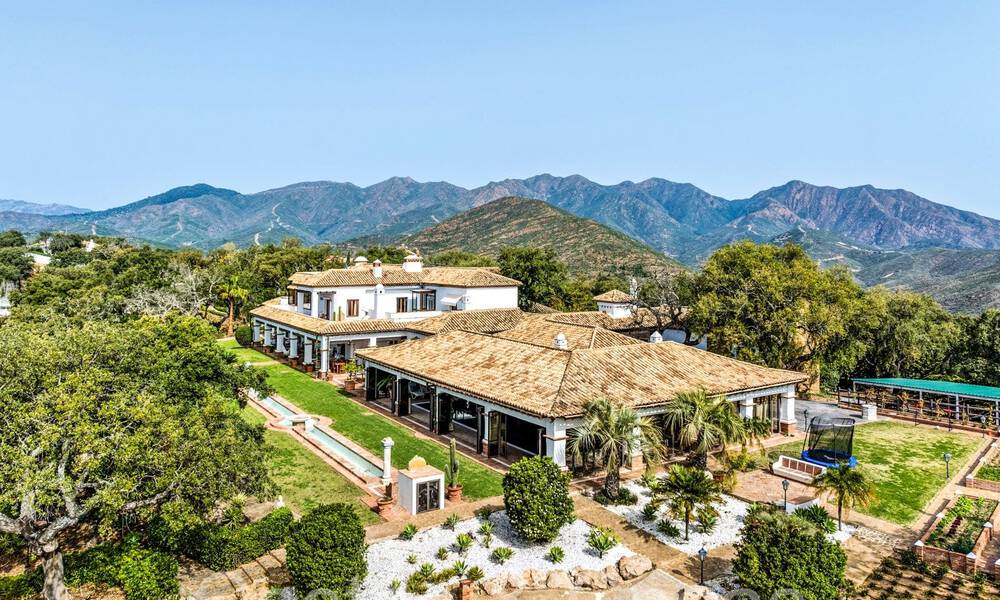 Groots, Andalusisch landgoed te koop op een verhoogde kavel van 5 hectare in de heuvels van Oost Marbella 67549