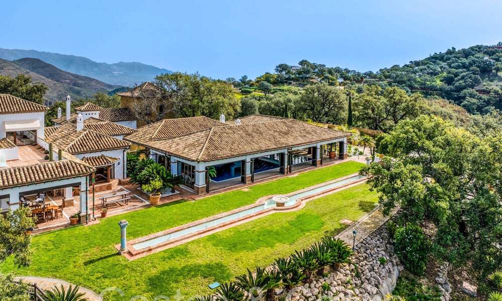 Groots, Andalusisch landgoed te koop op een verhoogde kavel van 5 hectare in de heuvels van Oost Marbella 67551