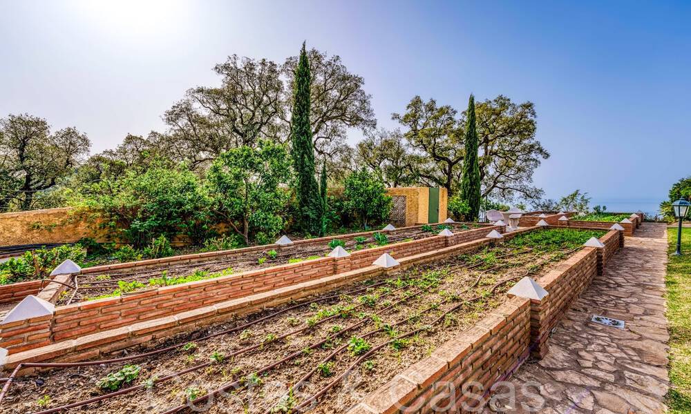 Groots, Andalusisch landgoed te koop op een verhoogde kavel van 5 hectare in de heuvels van Oost Marbella 67554