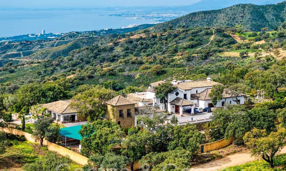 Groots, Andalusisch landgoed te koop op een verhoogde kavel van 5 hectare in de heuvels van Oost Marbella 67560