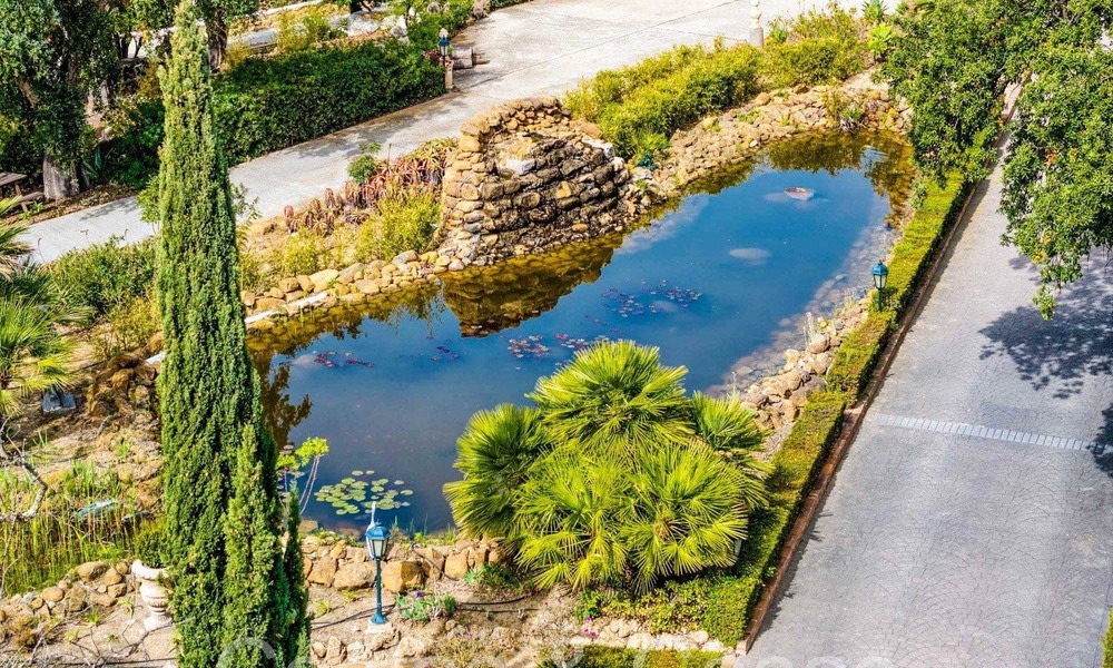 Groots, Andalusisch landgoed te koop op een verhoogde kavel van 5 hectare in de heuvels van Oost Marbella 67562