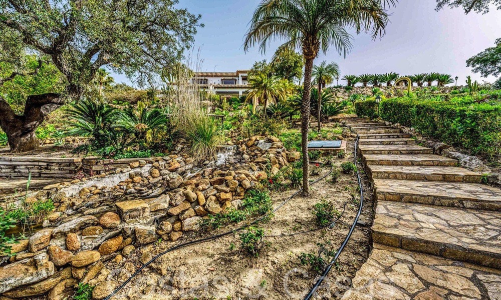 Groots, Andalusisch landgoed te koop op een verhoogde kavel van 5 hectare in de heuvels van Oost Marbella 67603