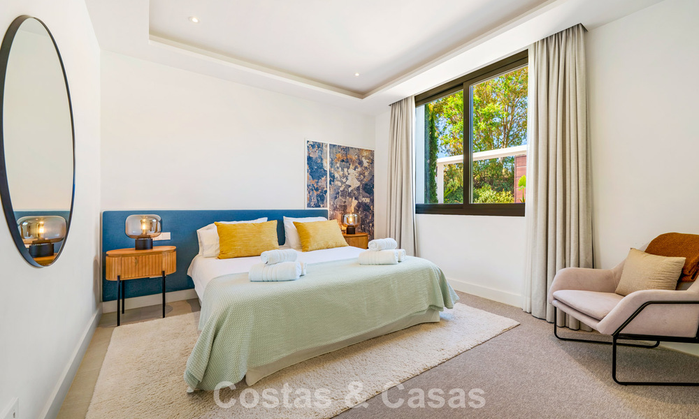 Modernistische luxevilla te koop in een exclusieve, afgeschermde woonwijk op de Golden Mile van Marbella 787624