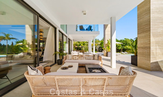 Modernistische luxevilla te koop in een exclusieve, afgeschermde woonwijk op de Golden Mile van Marbella 787654 