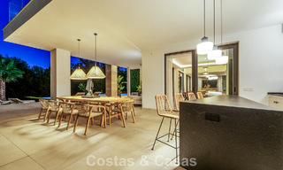 Modernistische luxevilla te koop in een exclusieve, afgeschermde woonwijk op de Golden Mile van Marbella 787679 