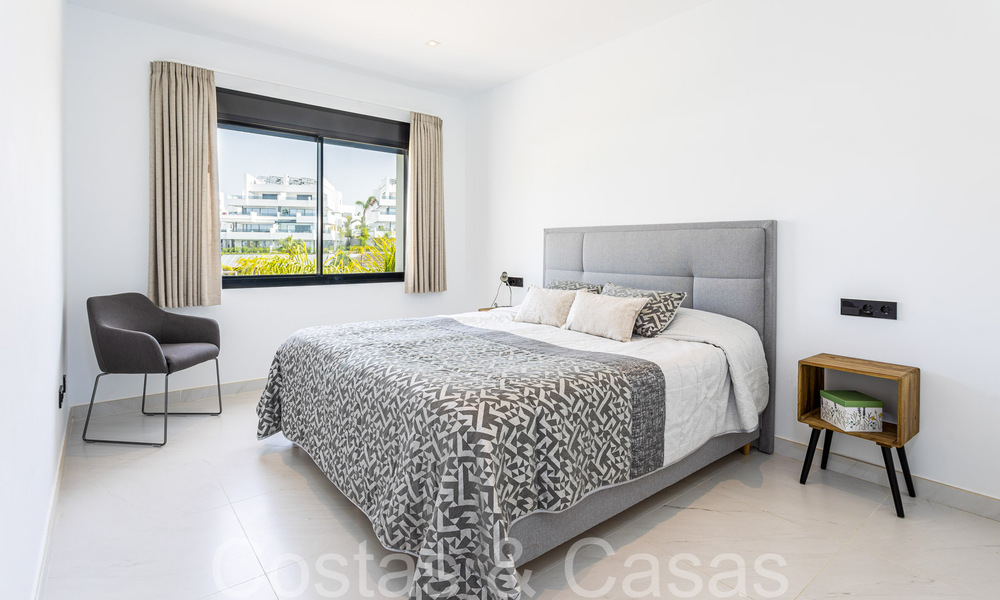 Instapklaar, ruim penthouse met panoramisch zeezicht te koop in de heuvels van Estepona, dichtbij het centrum 67507