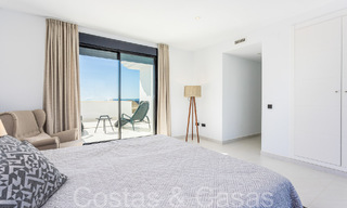 Instapklaar, ruim penthouse met panoramisch zeezicht te koop in de heuvels van Estepona, dichtbij het centrum 67526 