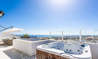 Instapklaar, ruim penthouse met panoramisch zeezicht te koop in de heuvels van Estepona, dichtbij het centrum 67531 