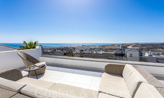 Instapklaar, ruim penthouse met panoramisch zeezicht te koop in de heuvels van Estepona, dichtbij het centrum 67533