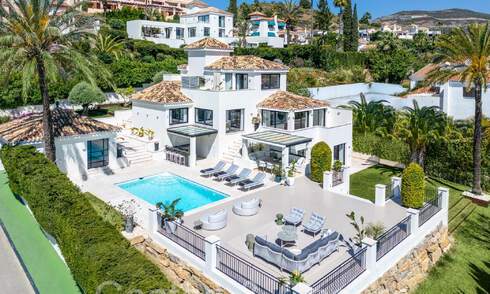 Stijlvol gerenoveerde luxevilla met zeezicht te koop in Nueva Andalucia’s golfvallei, Marbella 67746