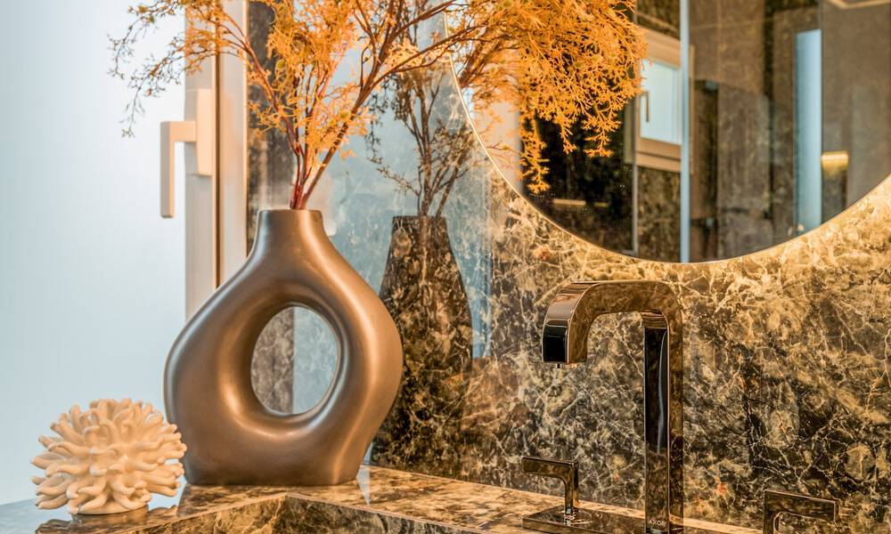 Verfijnd gerenoveerd appartement te koop in Las Dunas Park, een exclusief strandresort tussen Marbella en Estepona 774385