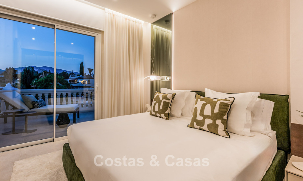 Verfijnd gerenoveerd appartement te koop in Las Dunas Park, een exclusief strandresort tussen Marbella en Estepona 774389