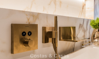 Verfijnd gerenoveerd appartement te koop in Las Dunas Park, een exclusief strandresort tussen Marbella en Estepona 774400 
