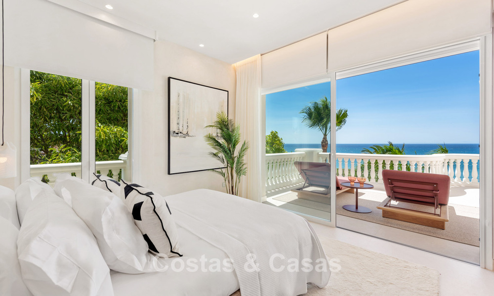 Verfijnd gerenoveerd appartement te koop in Las Dunas Park, een exclusief strandresort tussen Marbella en Estepona 774402