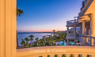 Verfijnd gerenoveerd appartement te koop in Las Dunas Park, een exclusief strandresort tussen Marbella en Estepona 774405 