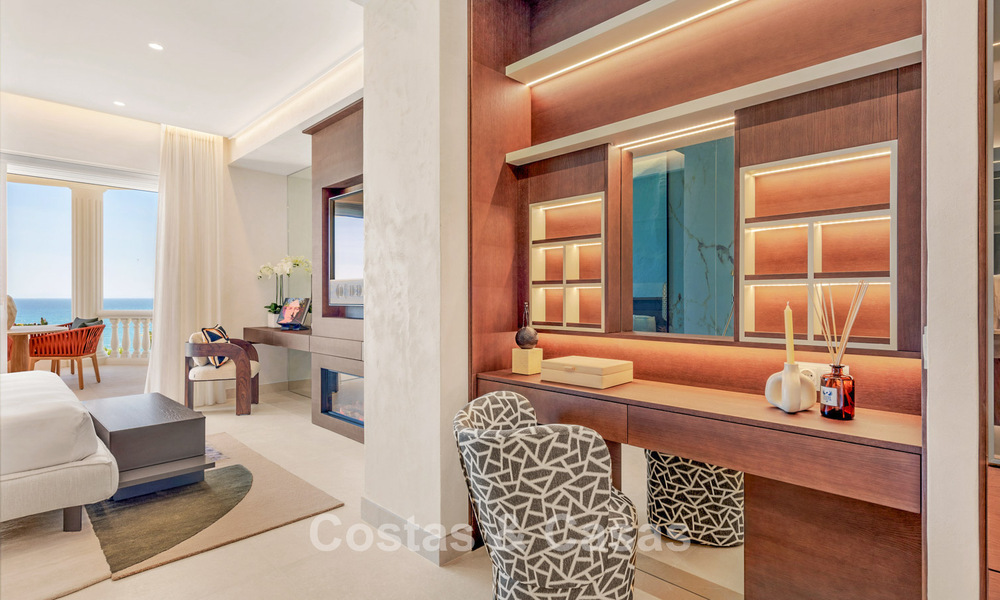 Verfijnd gerenoveerd appartement te koop in Las Dunas Park, een exclusief strandresort tussen Marbella en Estepona 774410