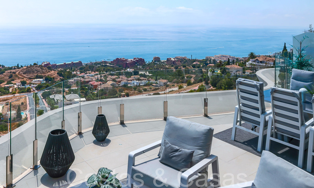 Luxueus, modern, duplex penthouse met panoramisch zeezicht te koop in Benalmadena, Costa del Sol 68021