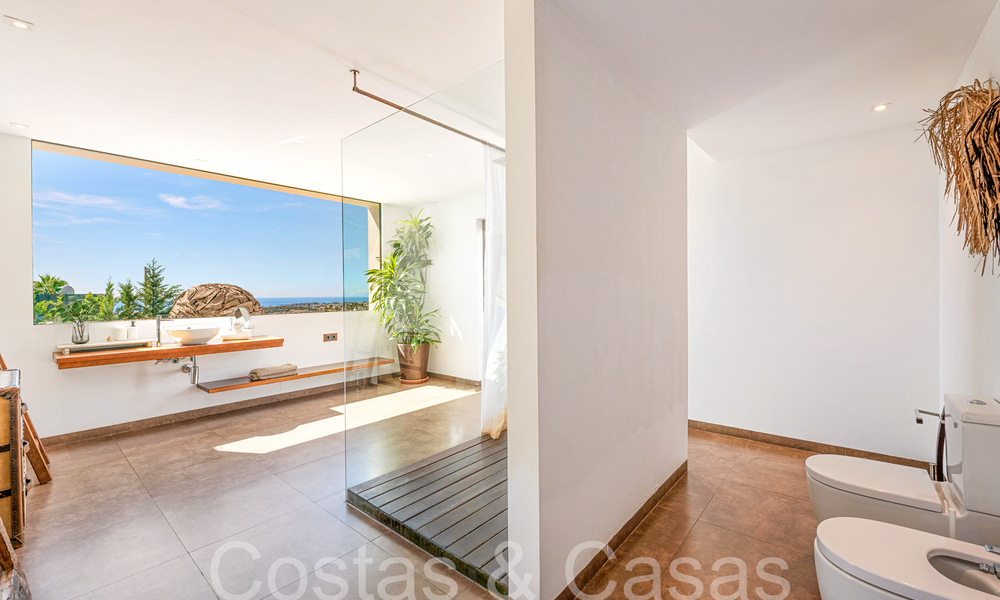 Instapklare, high-end designervilla te koop, frontlinie golf met zeezicht in Benahavis - Marbella 68441