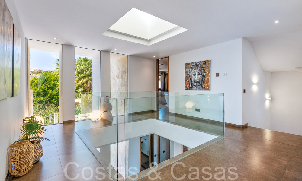 Instapklare, high-end designervilla te koop, frontlinie golf met zeezicht in Benahavis - Marbella 68444