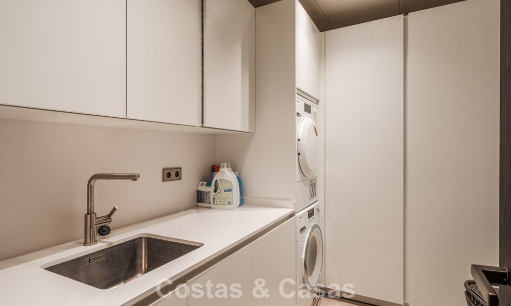 Ruime, modernistische luxevilla te koop met uitzicht op de golfbaan in Benahavis - Marbella 792512