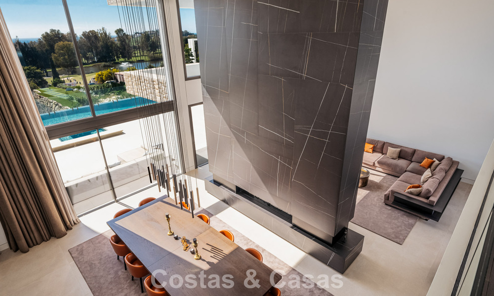 Ruime, modernistische luxevilla te koop met uitzicht op de golfbaan in Benahavis - Marbella 792513