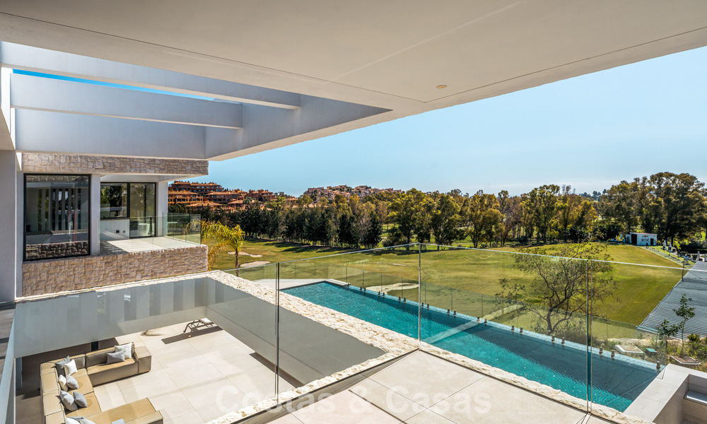 Ruime, modernistische luxevilla te koop met uitzicht op de golfbaan in Benahavis - Marbella 792520
