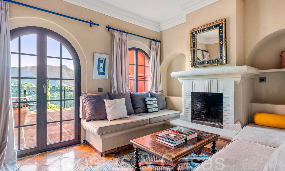 Majestueuze, Andalusische luxevilla te koop omgeven door natuur in El Madroñal, Benahavis - Marbella 68510