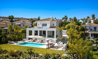 Prachtige gerenoveerde villa in eigentijdse mediterrane stijl te koop, grenzend aan de golfbaan in Benahavis - Marbella 69117 