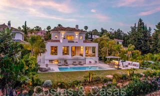 Prachtige gerenoveerde villa in eigentijdse mediterrane stijl te koop, grenzend aan de golfbaan in Benahavis - Marbella 69124 