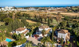 Prachtige gerenoveerde villa in eigentijdse mediterrane stijl te koop, grenzend aan de golfbaan in Benahavis - Marbella 69129 