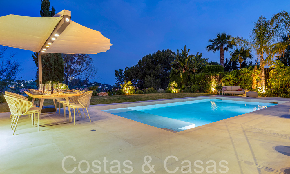 Prachtige gerenoveerde villa in eigentijdse mediterrane stijl te koop, grenzend aan de golfbaan in Benahavis - Marbella 69135