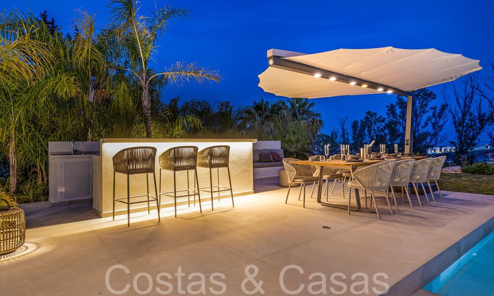 Prachtige gerenoveerde villa in eigentijdse mediterrane stijl te koop, grenzend aan de golfbaan in Benahavis - Marbella 69136