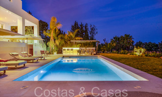 Prachtige gerenoveerde villa in eigentijdse mediterrane stijl te koop, grenzend aan de golfbaan in Benahavis - Marbella 69141 