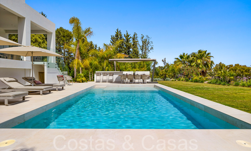 Prachtige gerenoveerde villa in eigentijdse mediterrane stijl te koop, grenzend aan de golfbaan in Benahavis - Marbella 69146