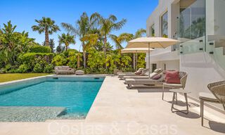 Prachtige gerenoveerde villa in eigentijdse mediterrane stijl te koop, grenzend aan de golfbaan in Benahavis - Marbella 69148 