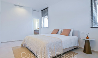 Prachtige gerenoveerde villa in eigentijdse mediterrane stijl te koop, grenzend aan de golfbaan in Benahavis - Marbella 69157 