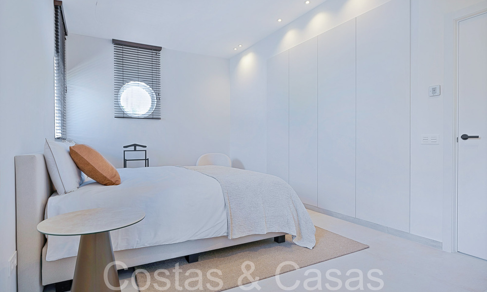 Prachtige gerenoveerde villa in eigentijdse mediterrane stijl te koop, grenzend aan de golfbaan in Benahavis - Marbella 69158
