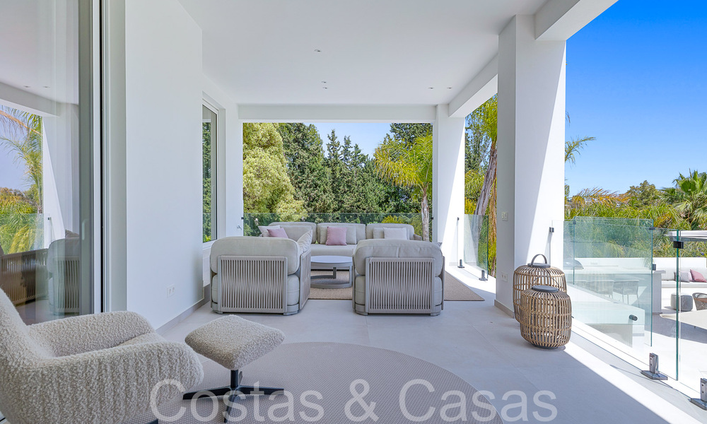 Prachtige gerenoveerde villa in eigentijdse mediterrane stijl te koop, grenzend aan de golfbaan in Benahavis - Marbella 69212