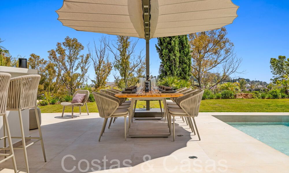 Prachtige gerenoveerde villa in eigentijdse mediterrane stijl te koop, grenzend aan de golfbaan in Benahavis - Marbella 69216