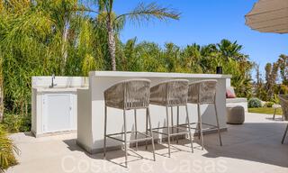 Prachtige gerenoveerde villa in eigentijdse mediterrane stijl te koop, grenzend aan de golfbaan in Benahavis - Marbella 69217 