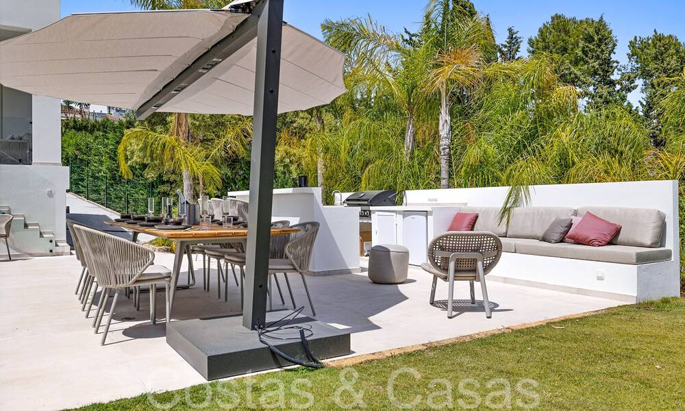 Prachtige gerenoveerde villa in eigentijdse mediterrane stijl te koop, grenzend aan de golfbaan in Benahavis - Marbella 69220